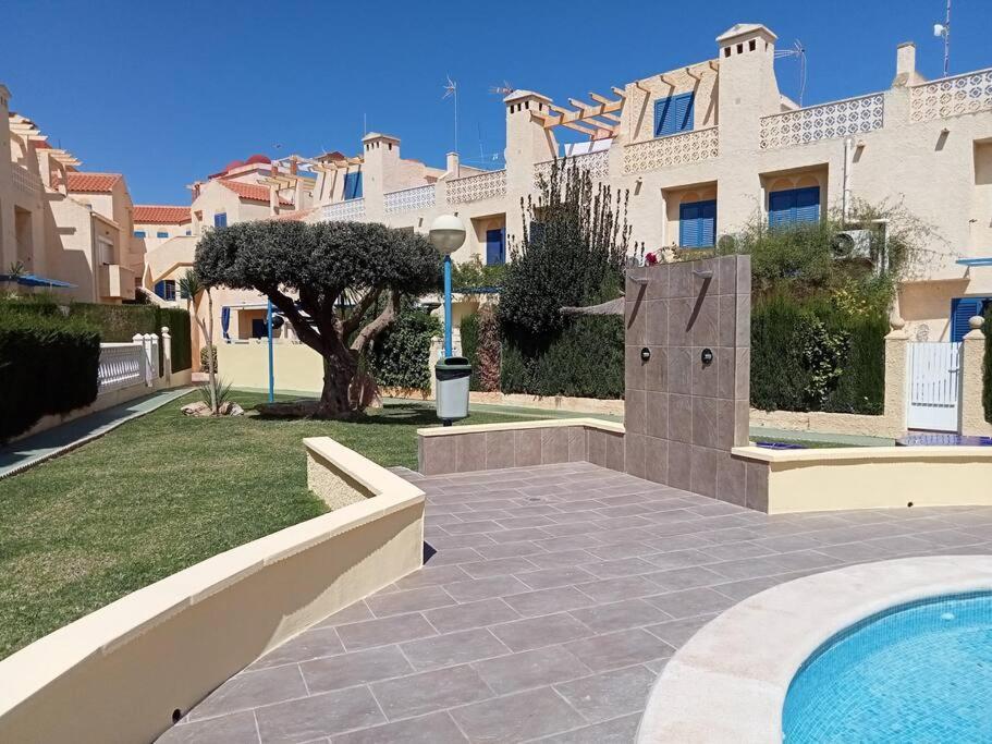 Apartamento En Los Nietos Con Piscina Comunitaria. Exterior photo
